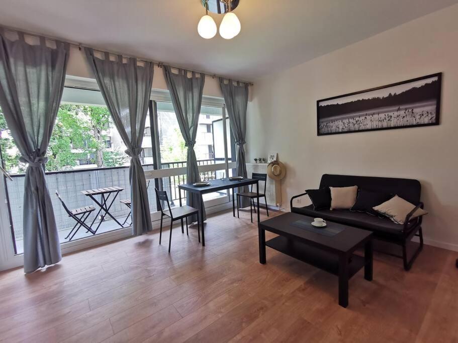 Cosy Apartment At Merignac-Centre Екстериор снимка